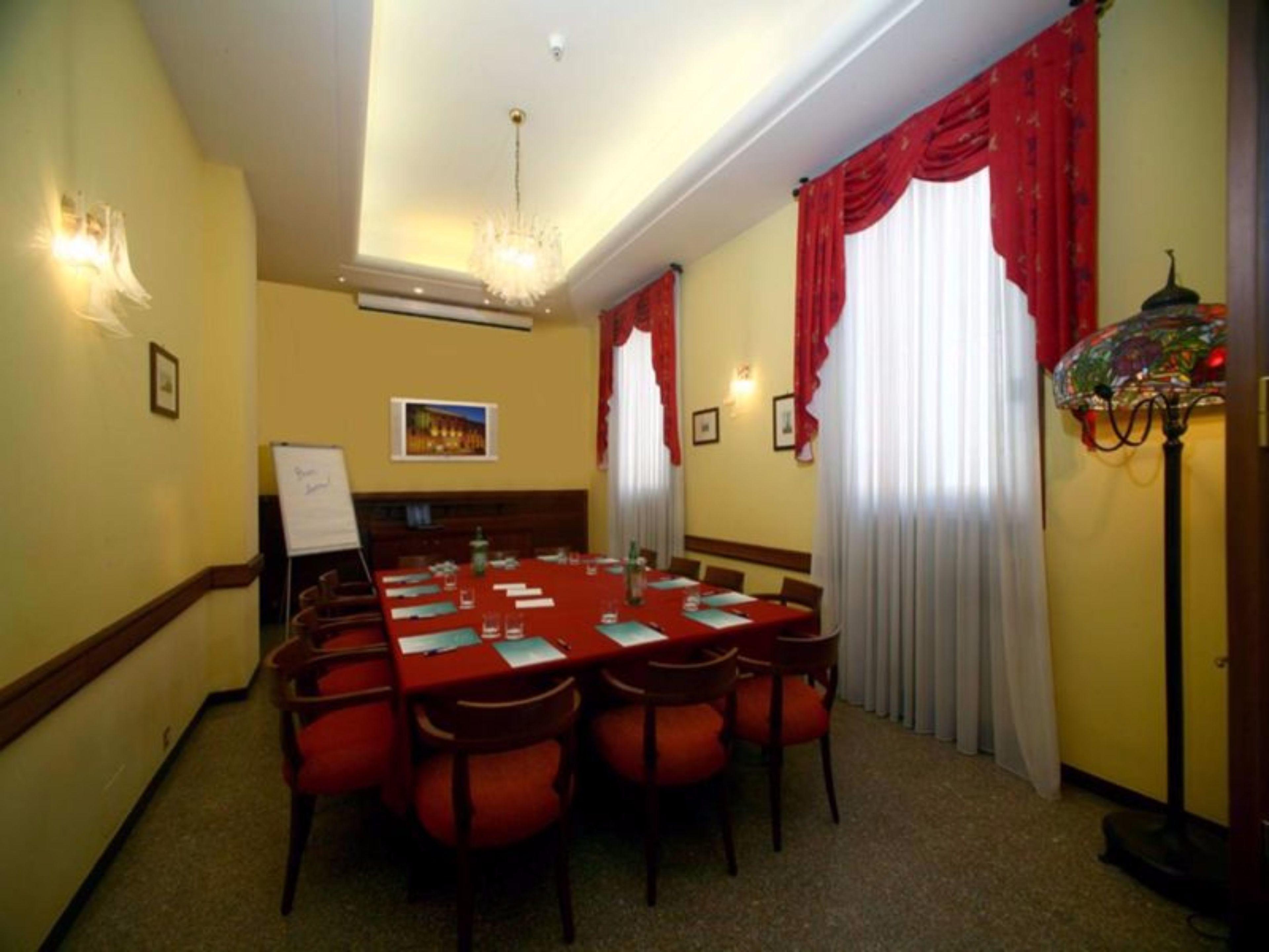 Hotel Astoria, Bologna